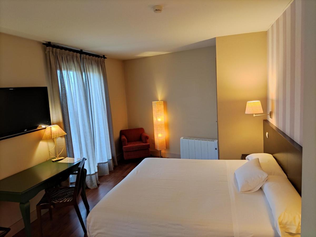 Hotel Puerta Del Arco Tudela de Duero Buitenkant foto