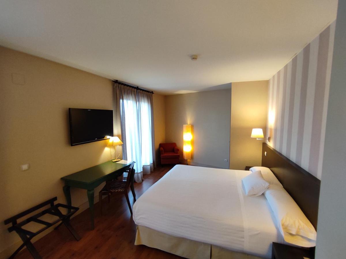 Hotel Puerta Del Arco Tudela de Duero Buitenkant foto