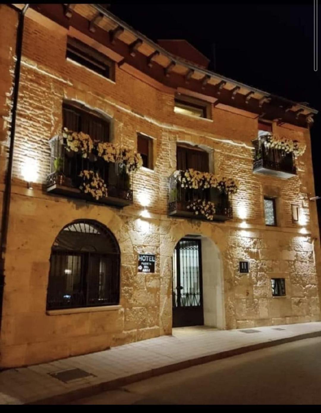 Hotel Puerta Del Arco Tudela de Duero Buitenkant foto