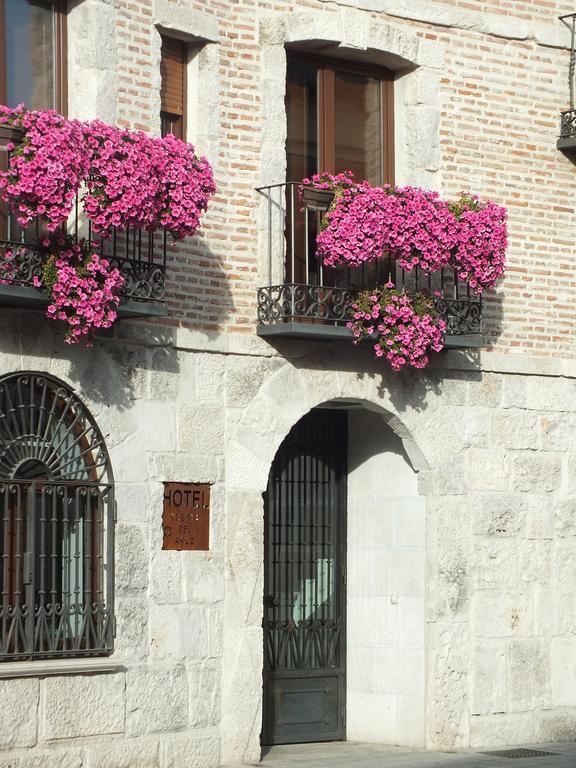 Hotel Puerta Del Arco Tudela de Duero Buitenkant foto