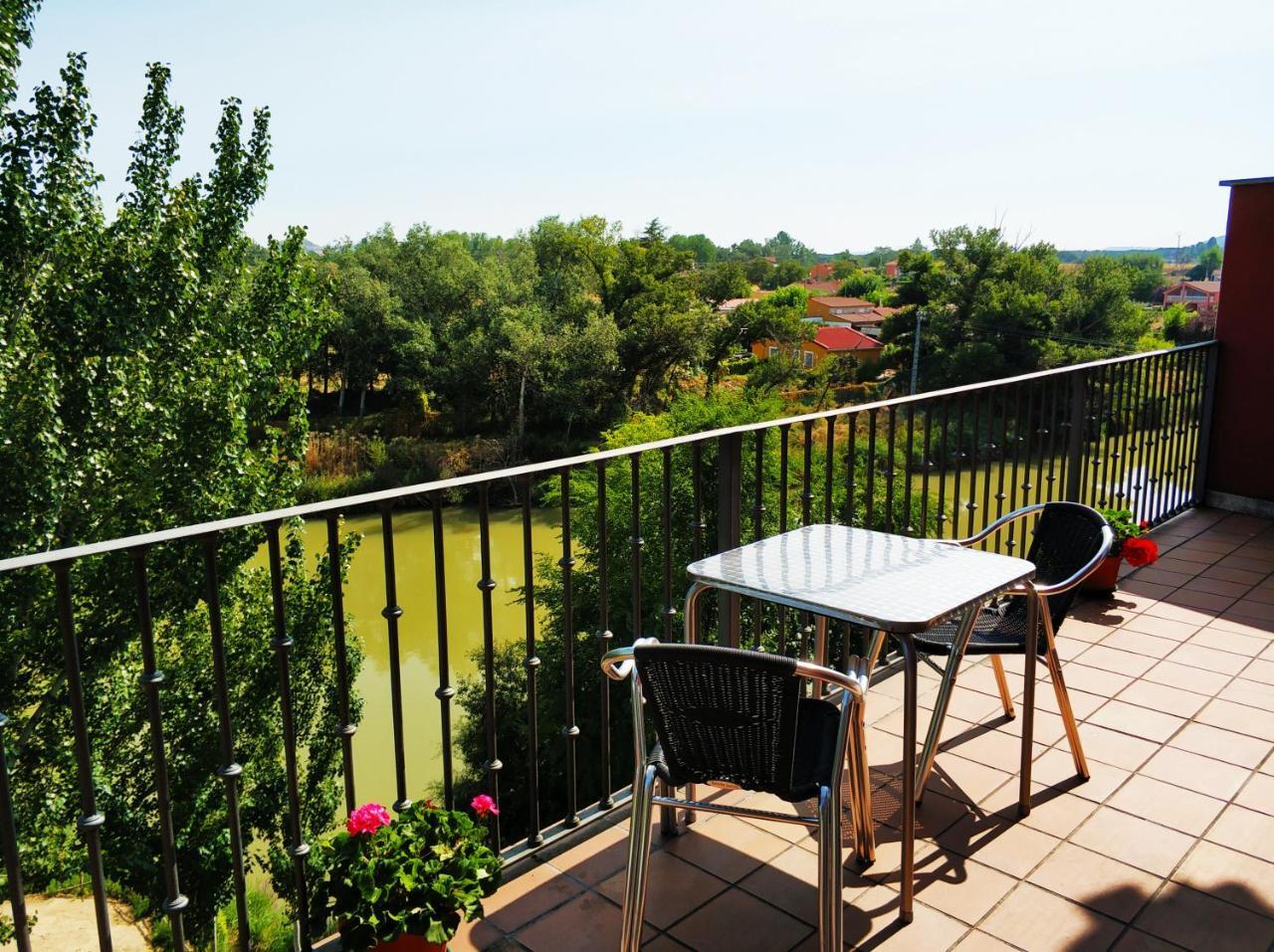 Hotel Puerta Del Arco Tudela de Duero Buitenkant foto