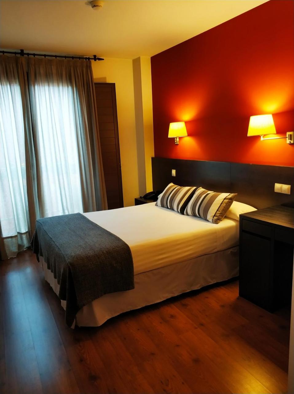 Hotel Puerta Del Arco Tudela de Duero Buitenkant foto