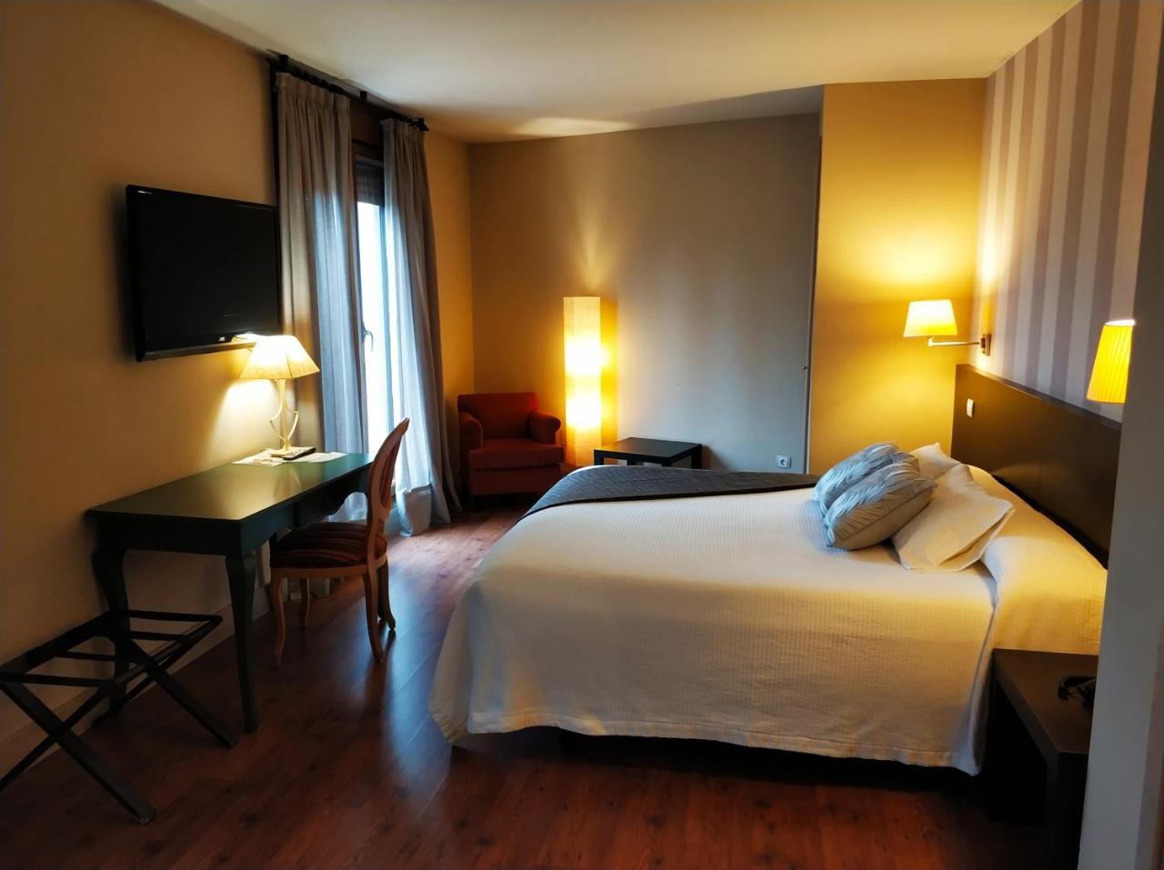 Hotel Puerta Del Arco Tudela de Duero Buitenkant foto