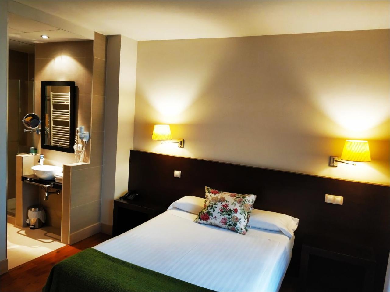 Hotel Puerta Del Arco Tudela de Duero Buitenkant foto