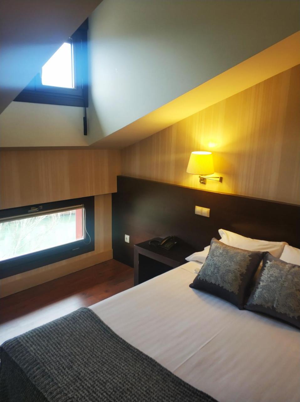 Hotel Puerta Del Arco Tudela de Duero Buitenkant foto