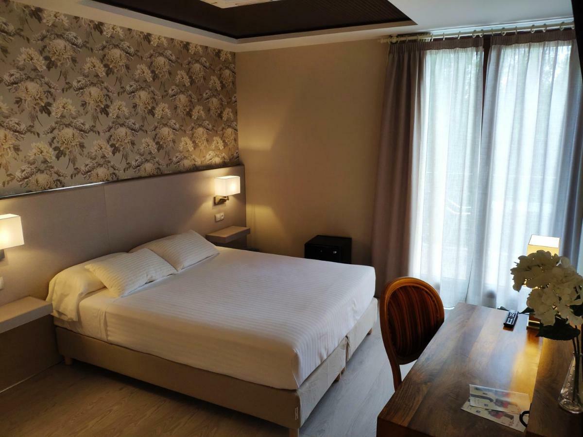 Hotel Puerta Del Arco Tudela de Duero Buitenkant foto