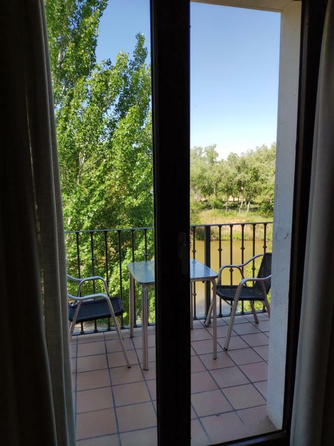 Hotel Puerta Del Arco Tudela de Duero Buitenkant foto