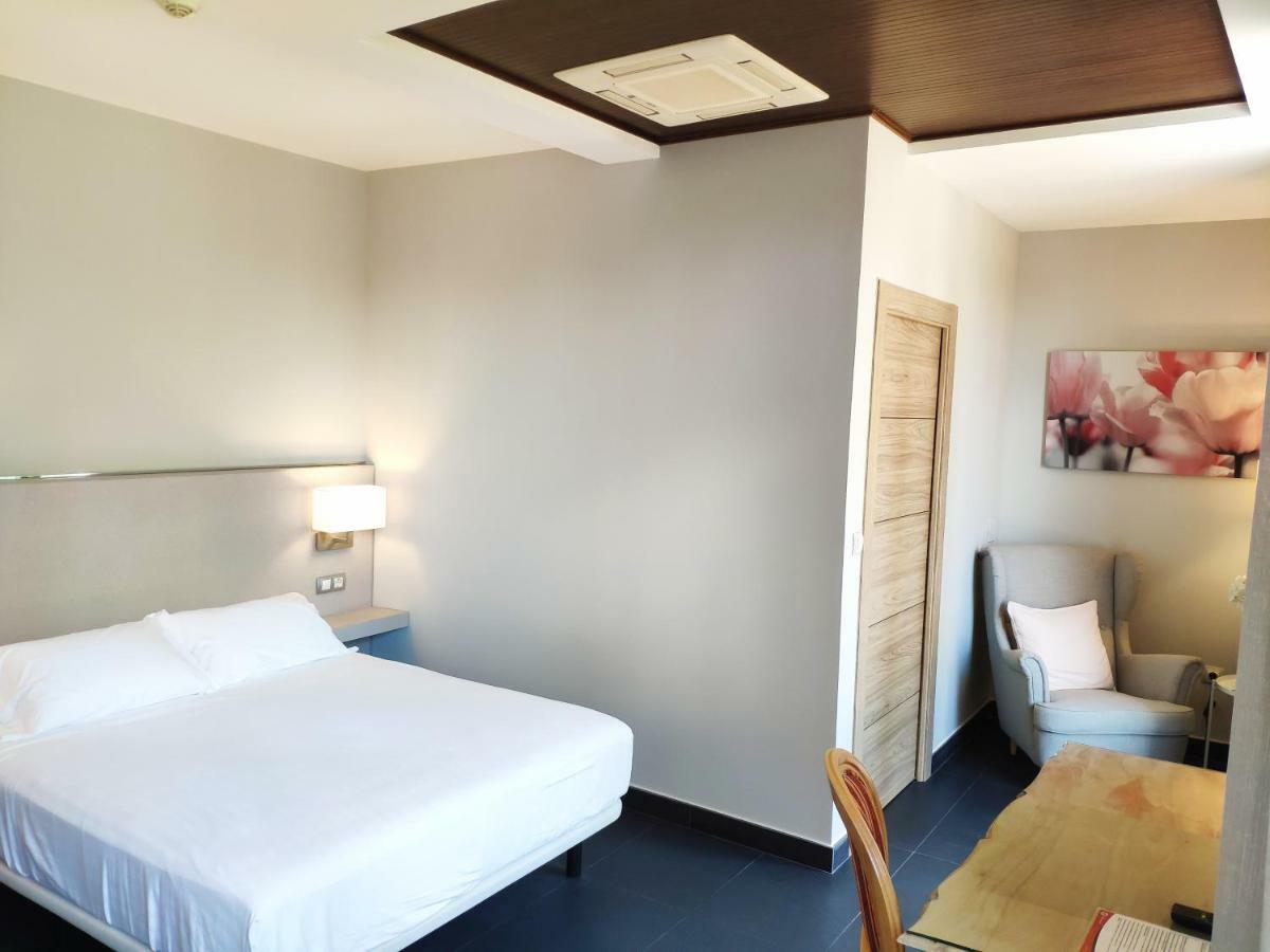 Hotel Puerta Del Arco Tudela de Duero Buitenkant foto