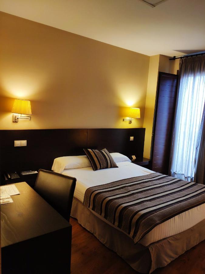 Hotel Puerta Del Arco Tudela de Duero Buitenkant foto